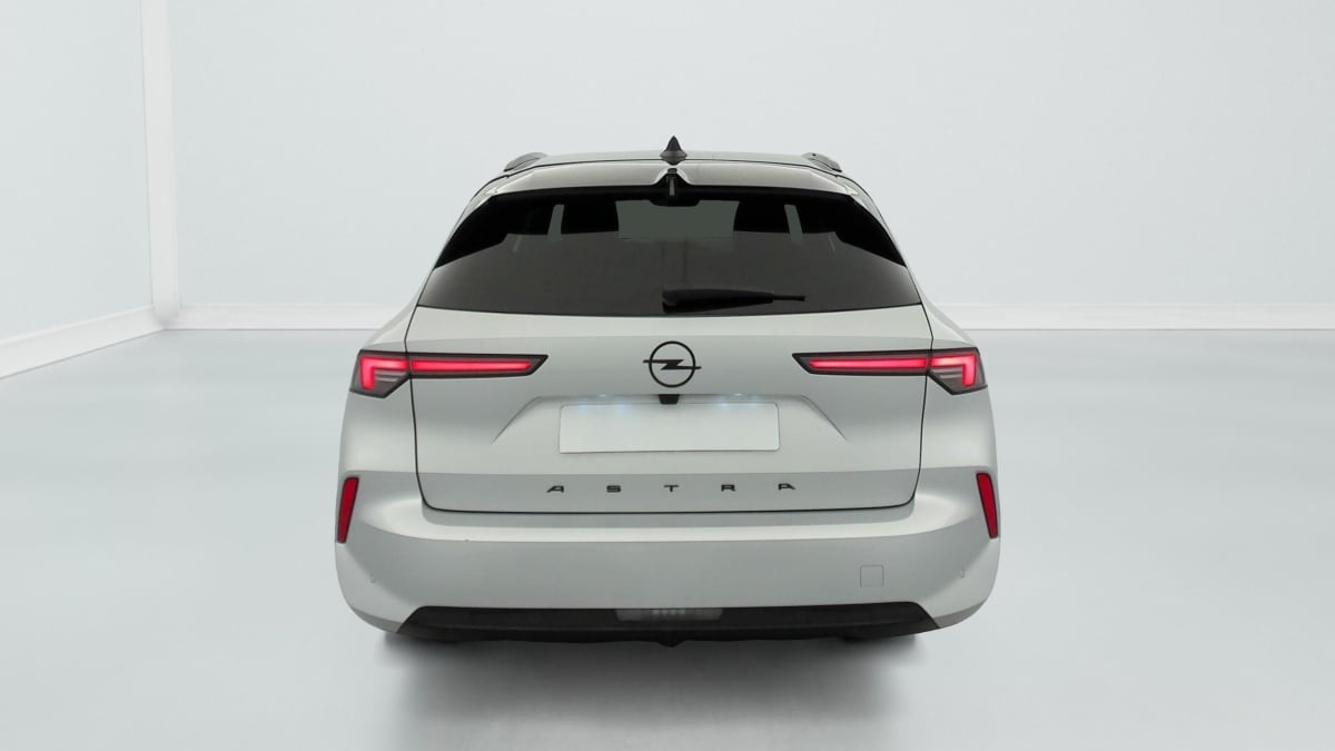 Opel Astra Sports Tourer - Image 6