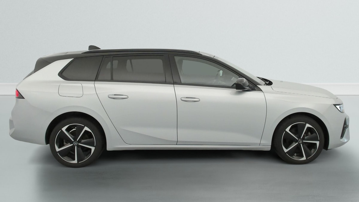 Opel Astra Sports Tourer - Image 8