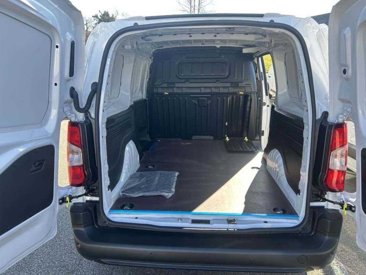 OPEL COMBO CARGO XL 950 KG HDI 130 EAT8