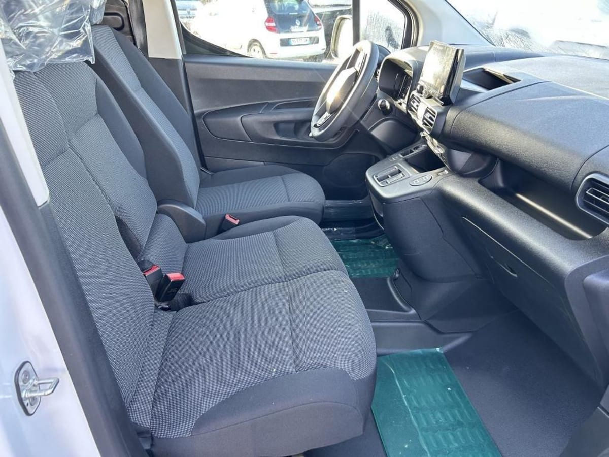 OPEL COMBO CARGO M 650 KG HDI 130 EAT8