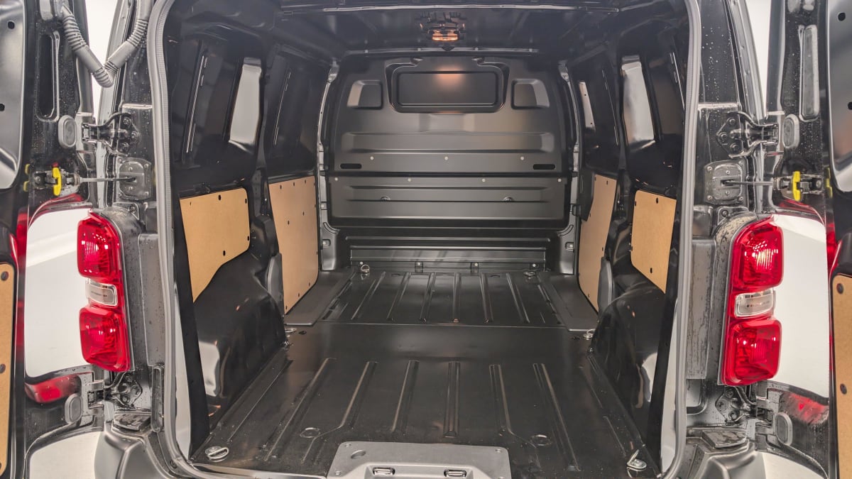 OPEL VIVARO FOURGON TAILLE M HDI 145 EAT8