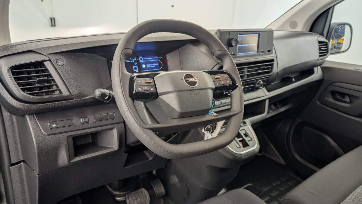 OPEL VIVARO FOURGON TAILLE M HDI 145 EAT8