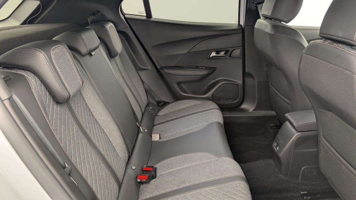 Peugeot 2008 - Image 10
