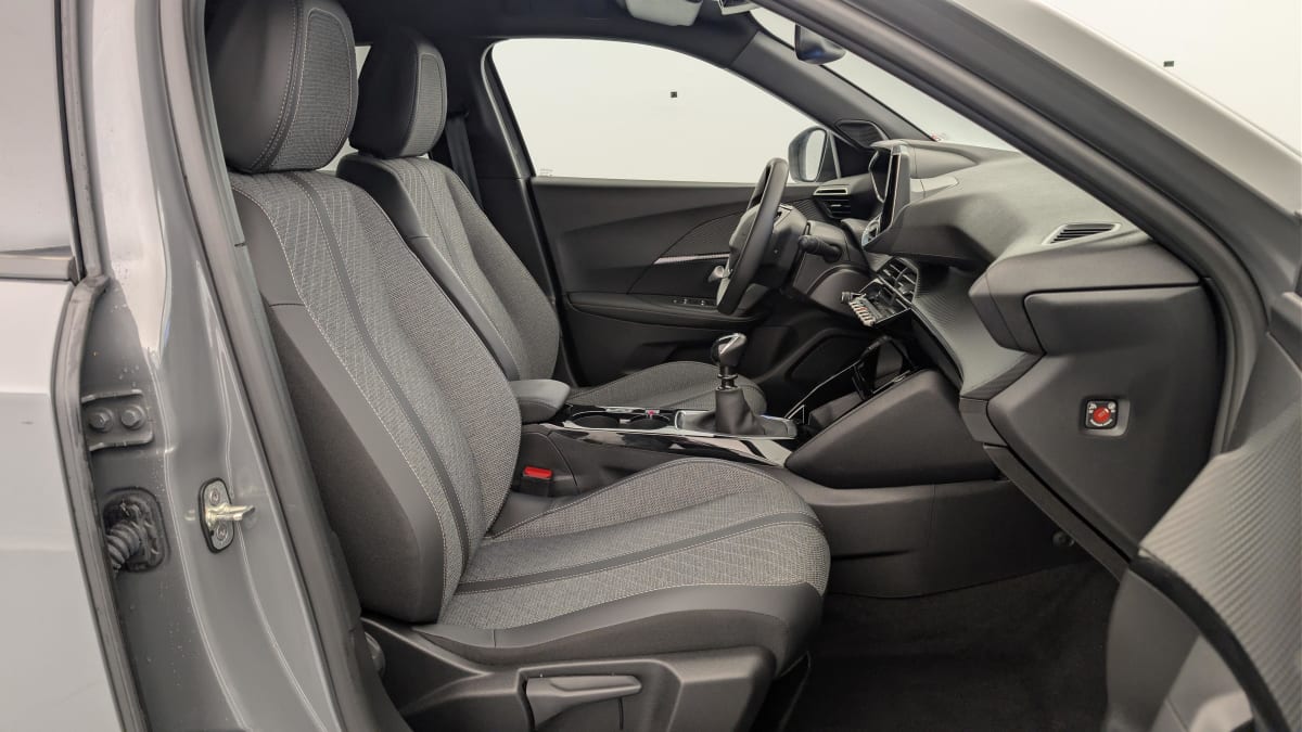 Peugeot 2008 - Image 9