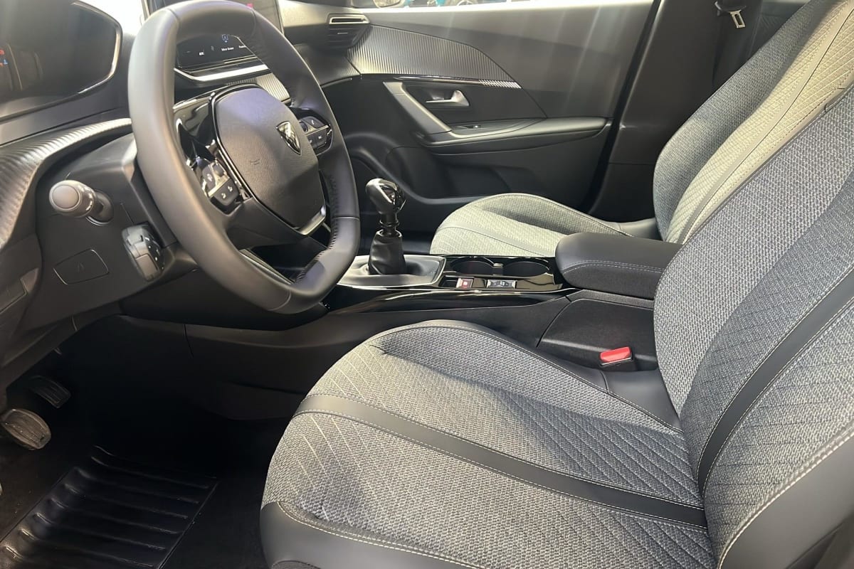 Peugeot 2008 - Image 9