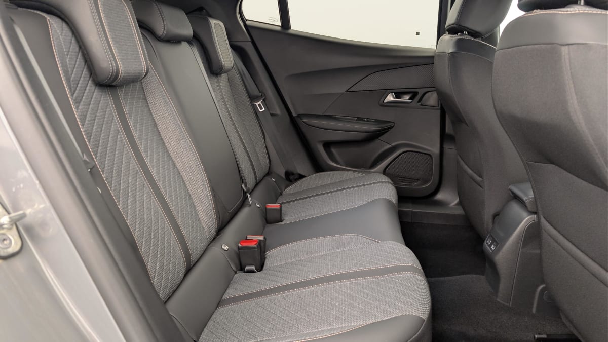 Peugeot 2008 - Image 10