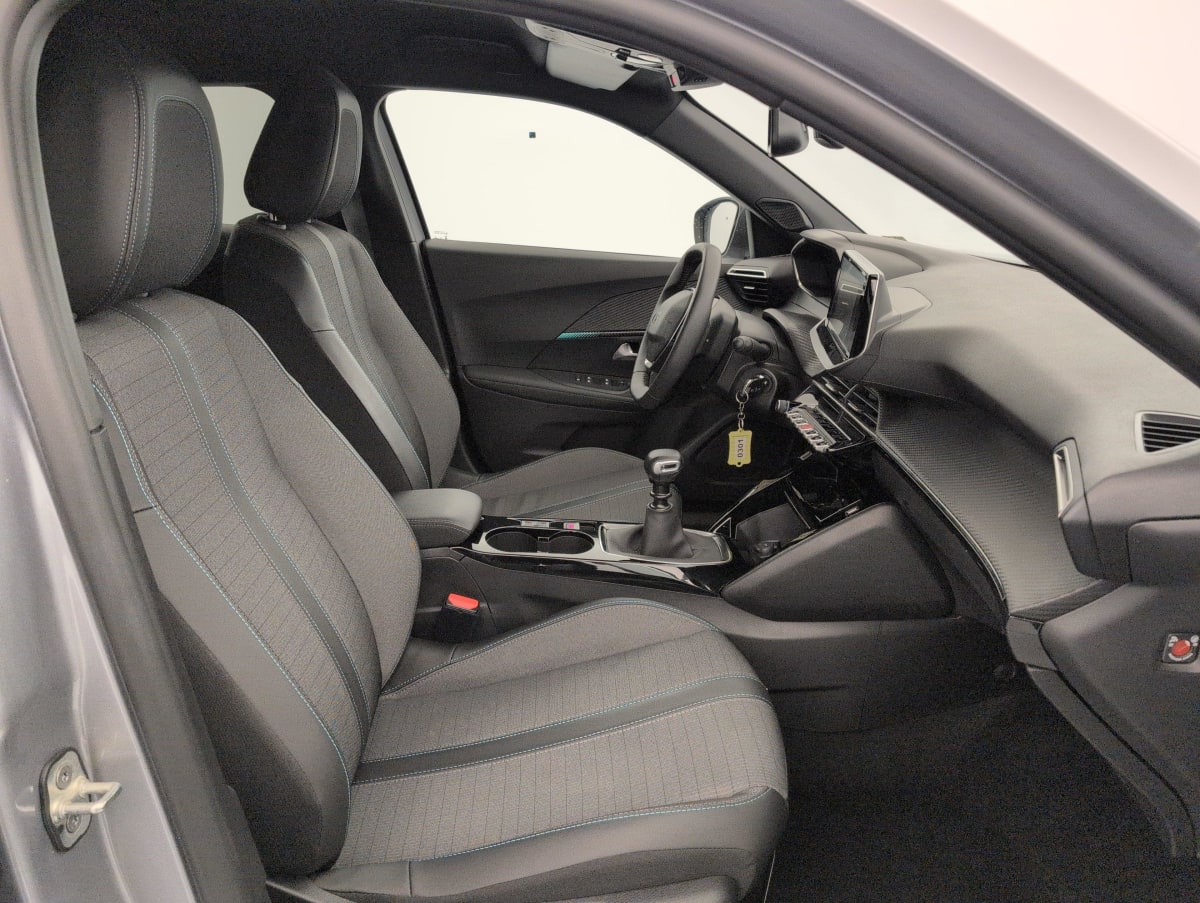 Peugeot 2008 - Image 9