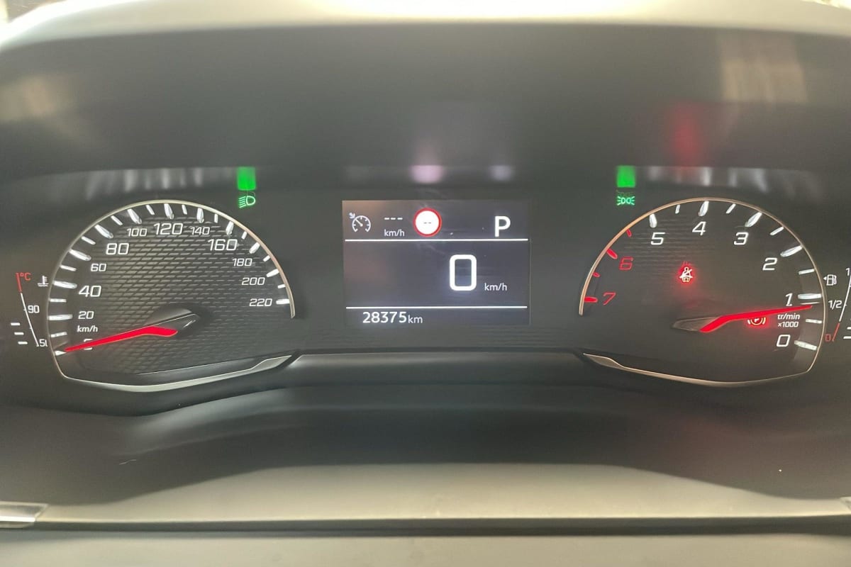 Peugeot 2008 - Image 9