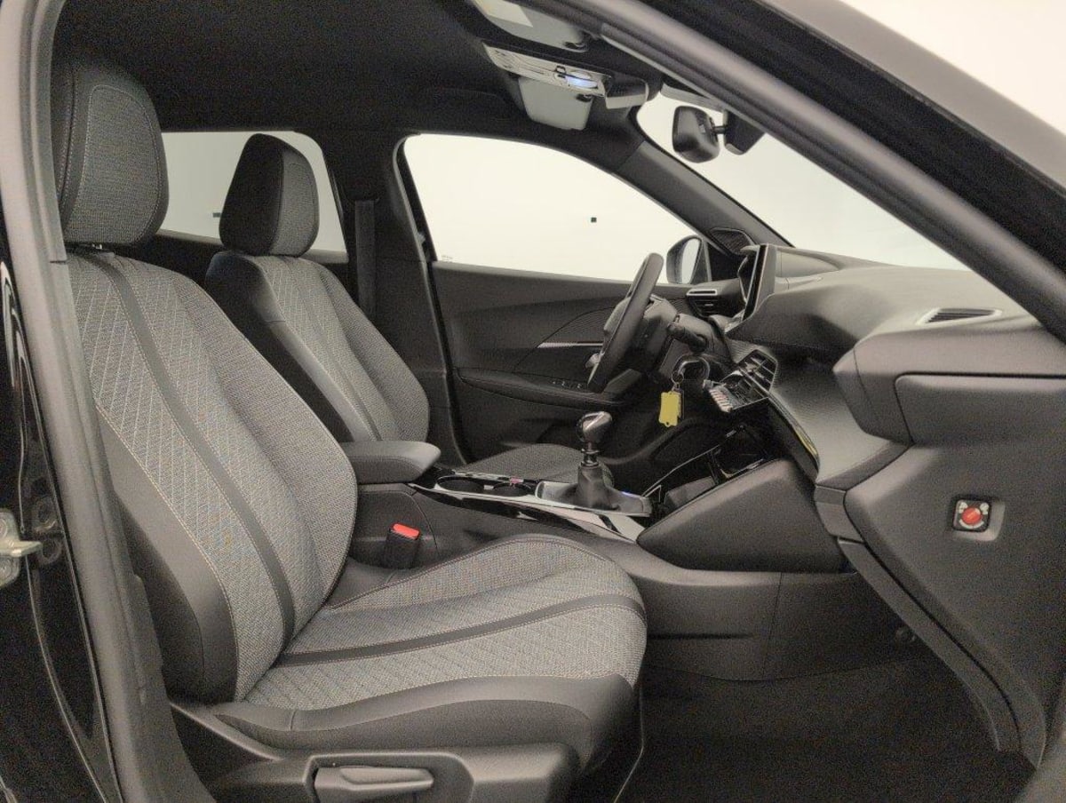 Peugeot 2008 - Image 9