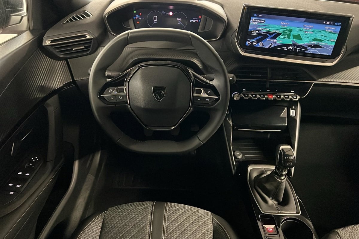 Peugeot 2008 - Image 13