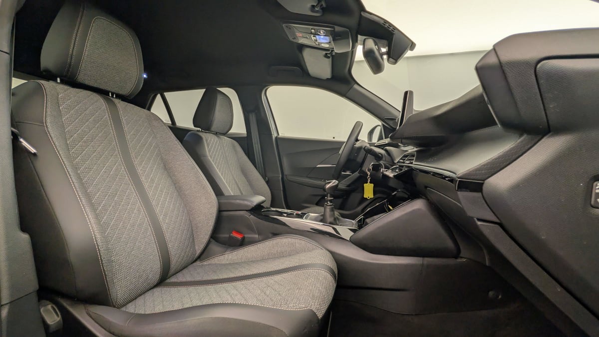 PEUGEOT 2008 PURETECH 100 ALLURE