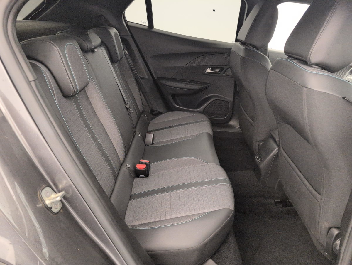 Peugeot 2008 - Image 11