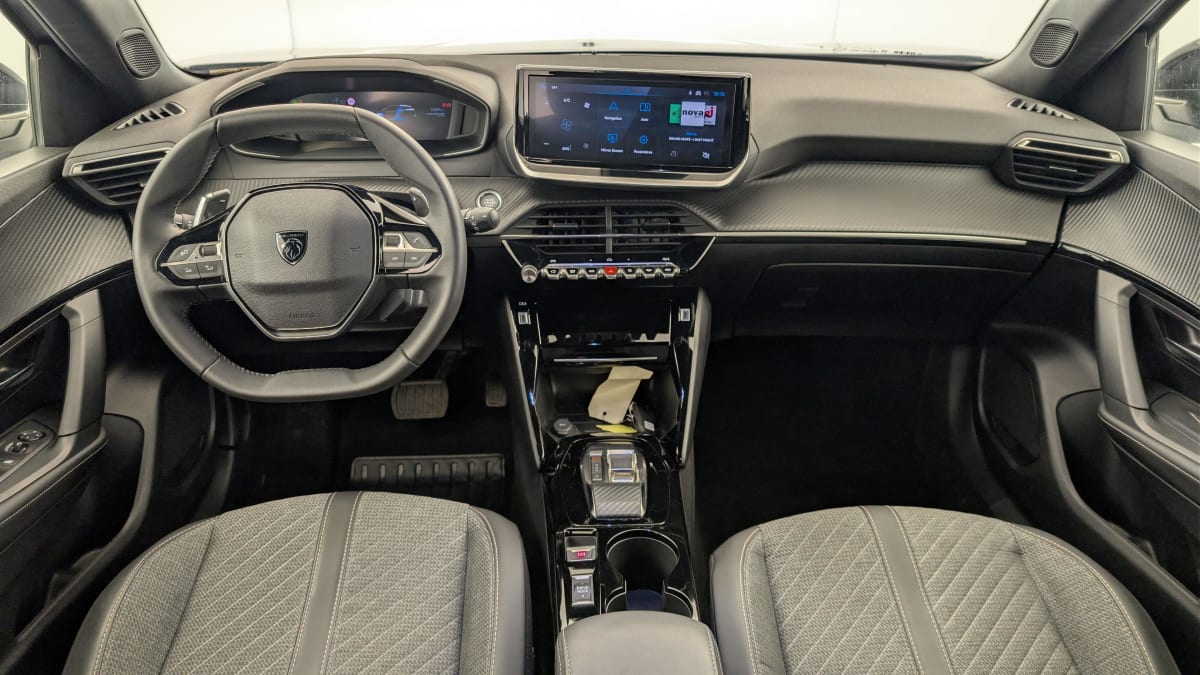 Peugeot 2008 - Image 13