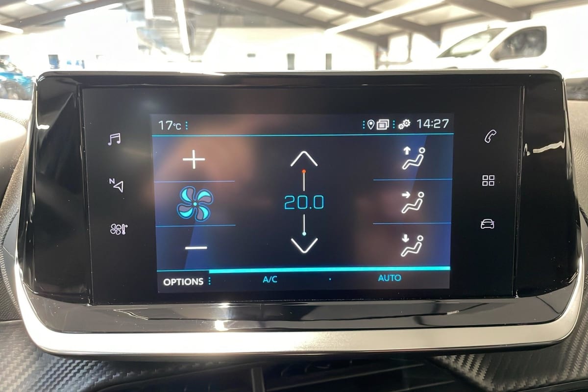 Peugeot 2008 - Image 13