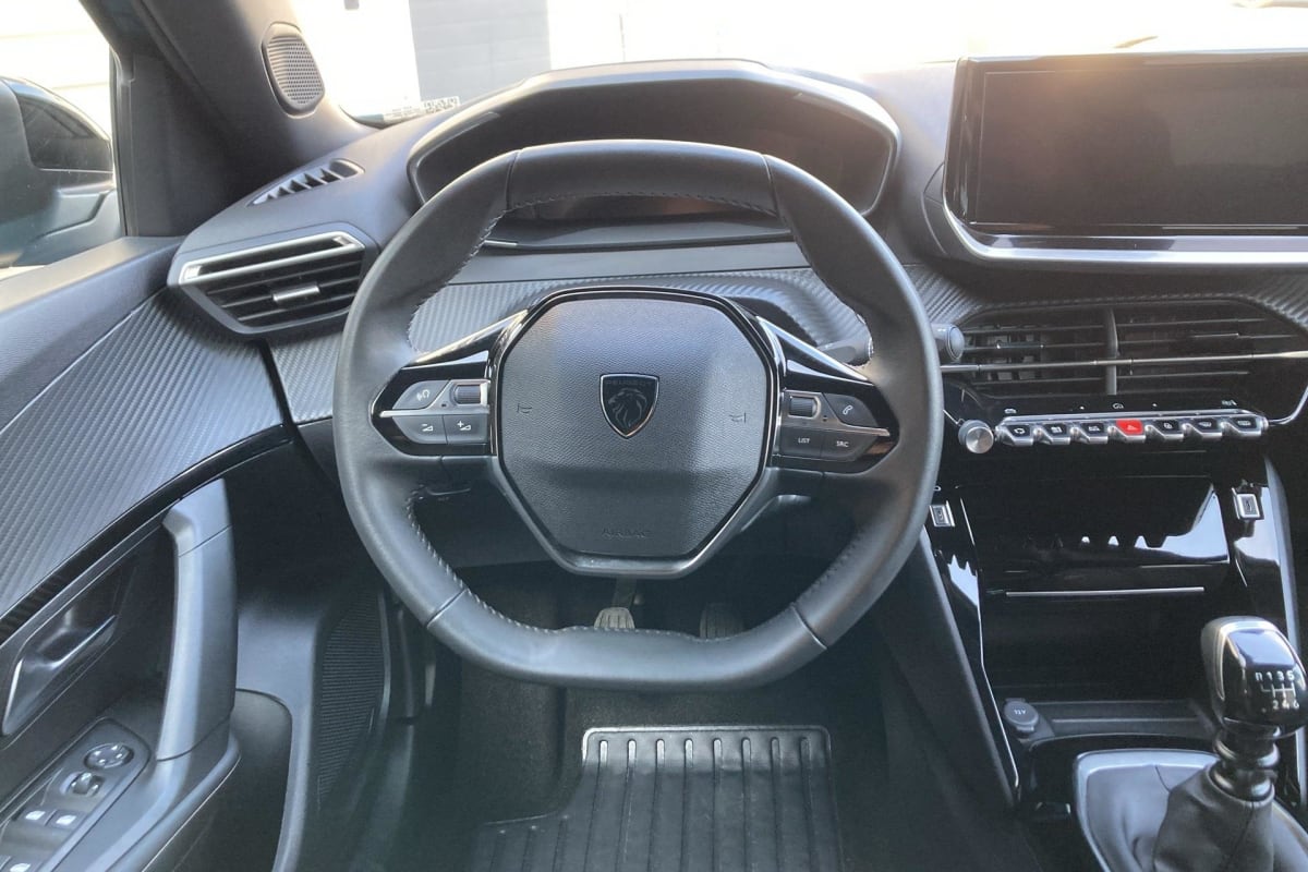 Peugeot 2008 - Image 13