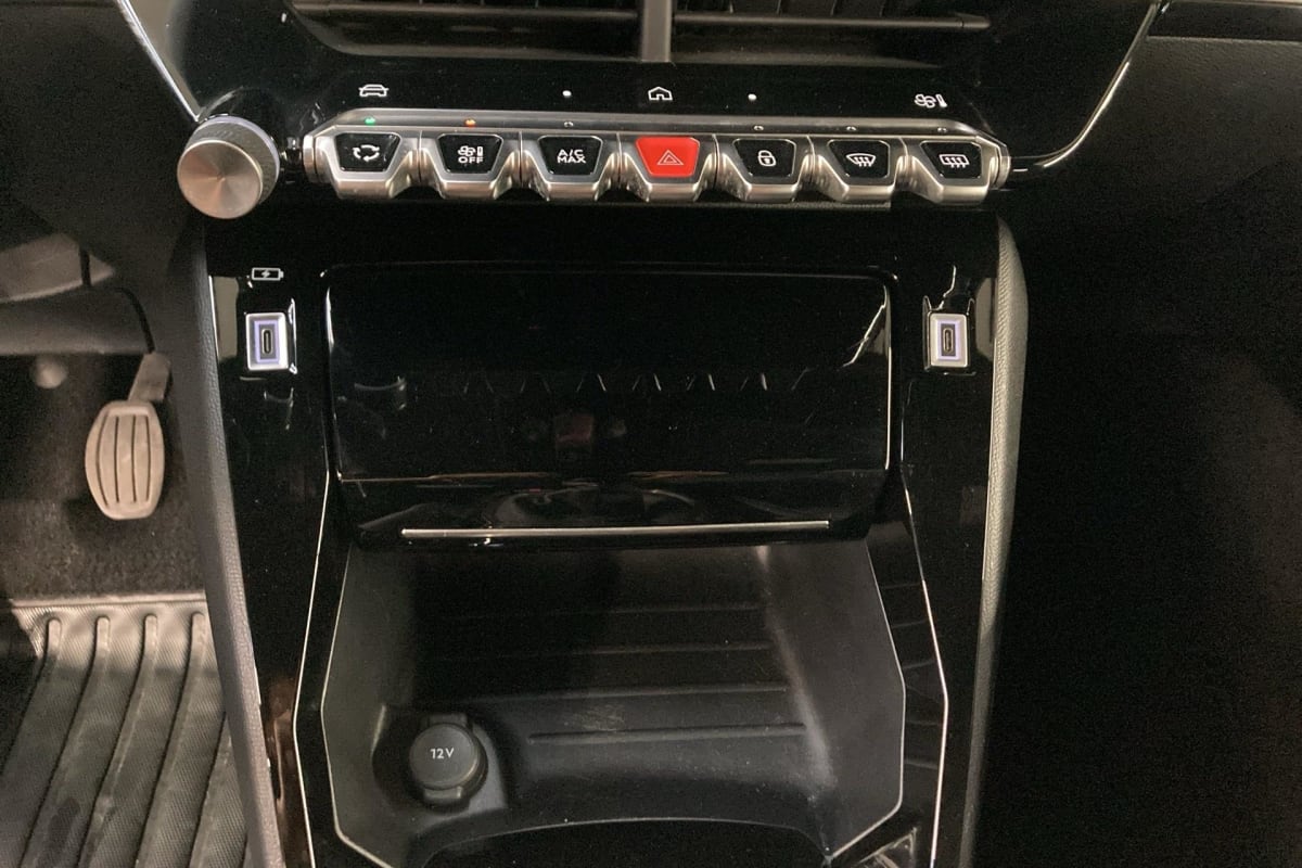 Peugeot 2008 - Image 18