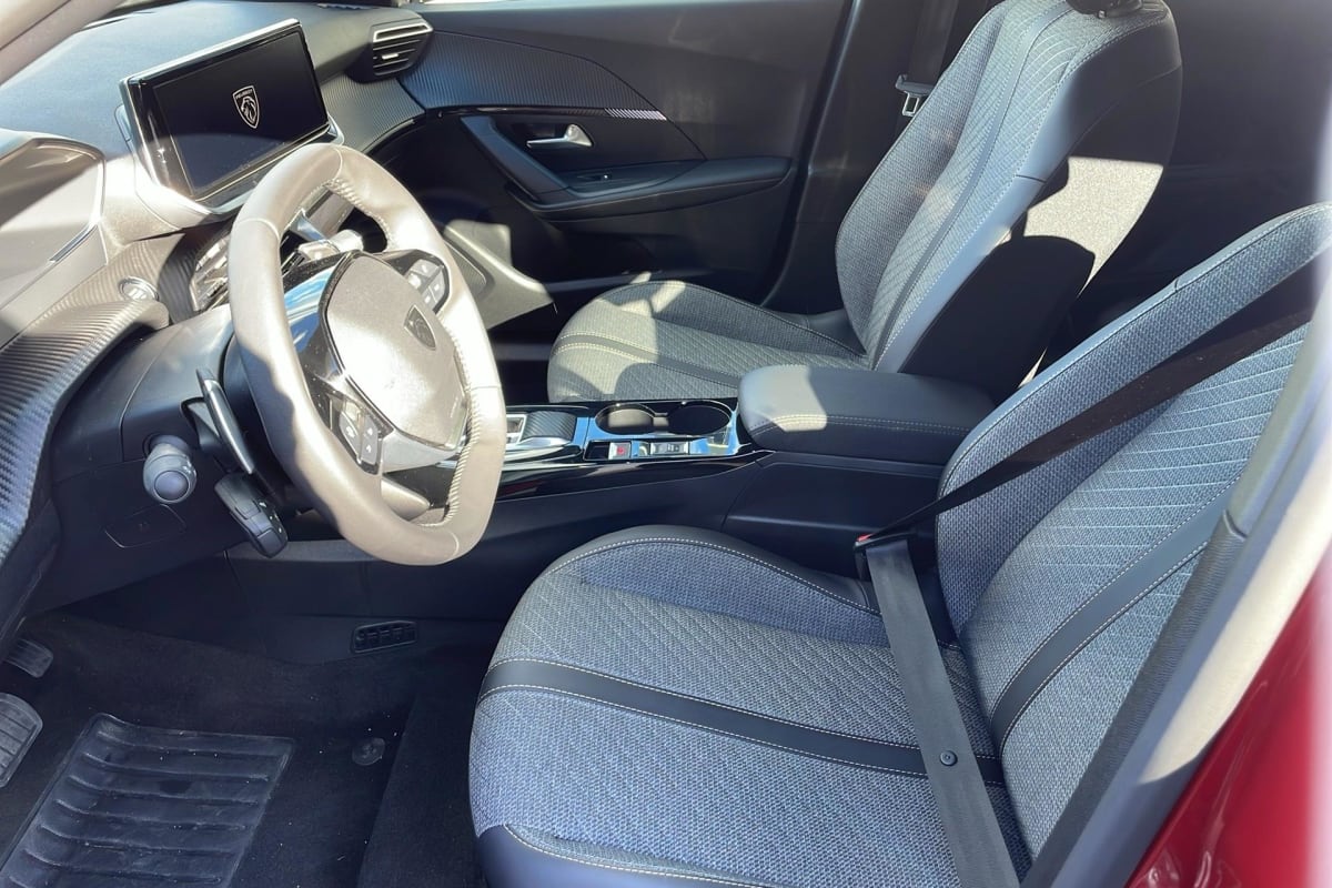 Peugeot 2008 - Image 9