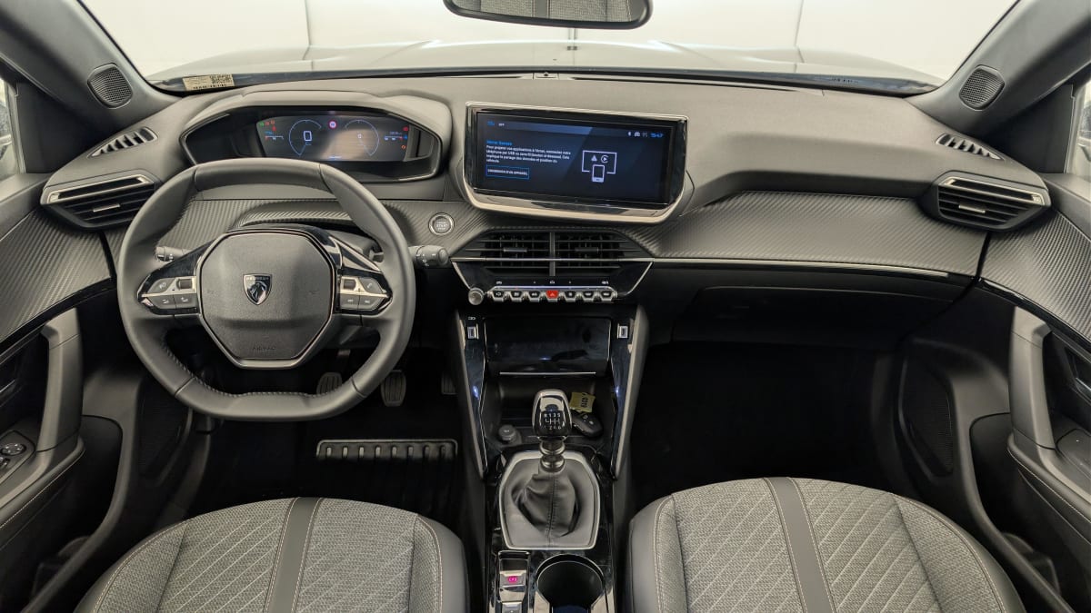 Peugeot 2008 - Image 13