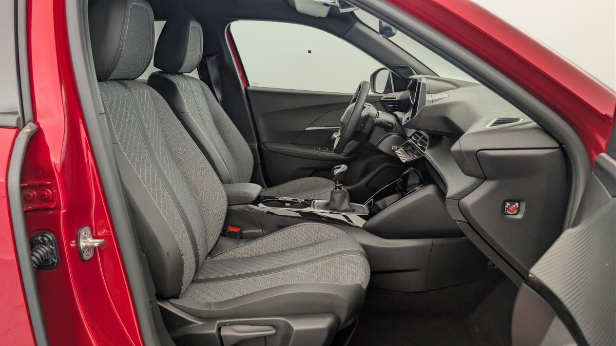 Peugeot 2008 - Image 9