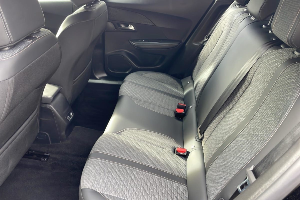 Peugeot 2008 - Image 10