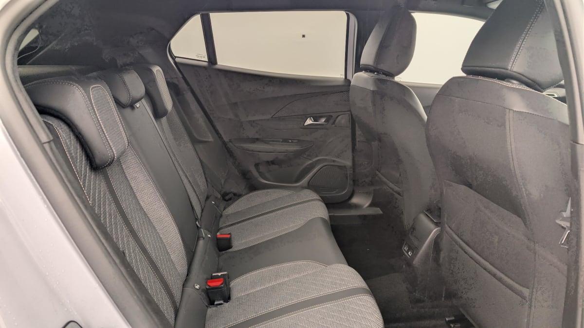 Peugeot 2008 - Image 10