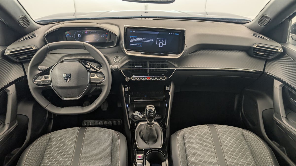 Peugeot 2008 - Image 13