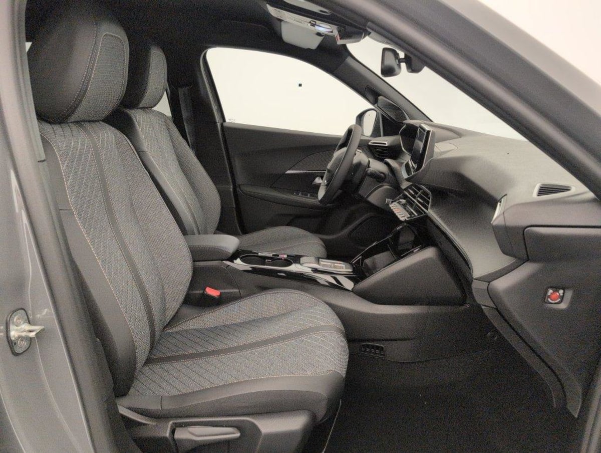Peugeot 2008 - Image 9
