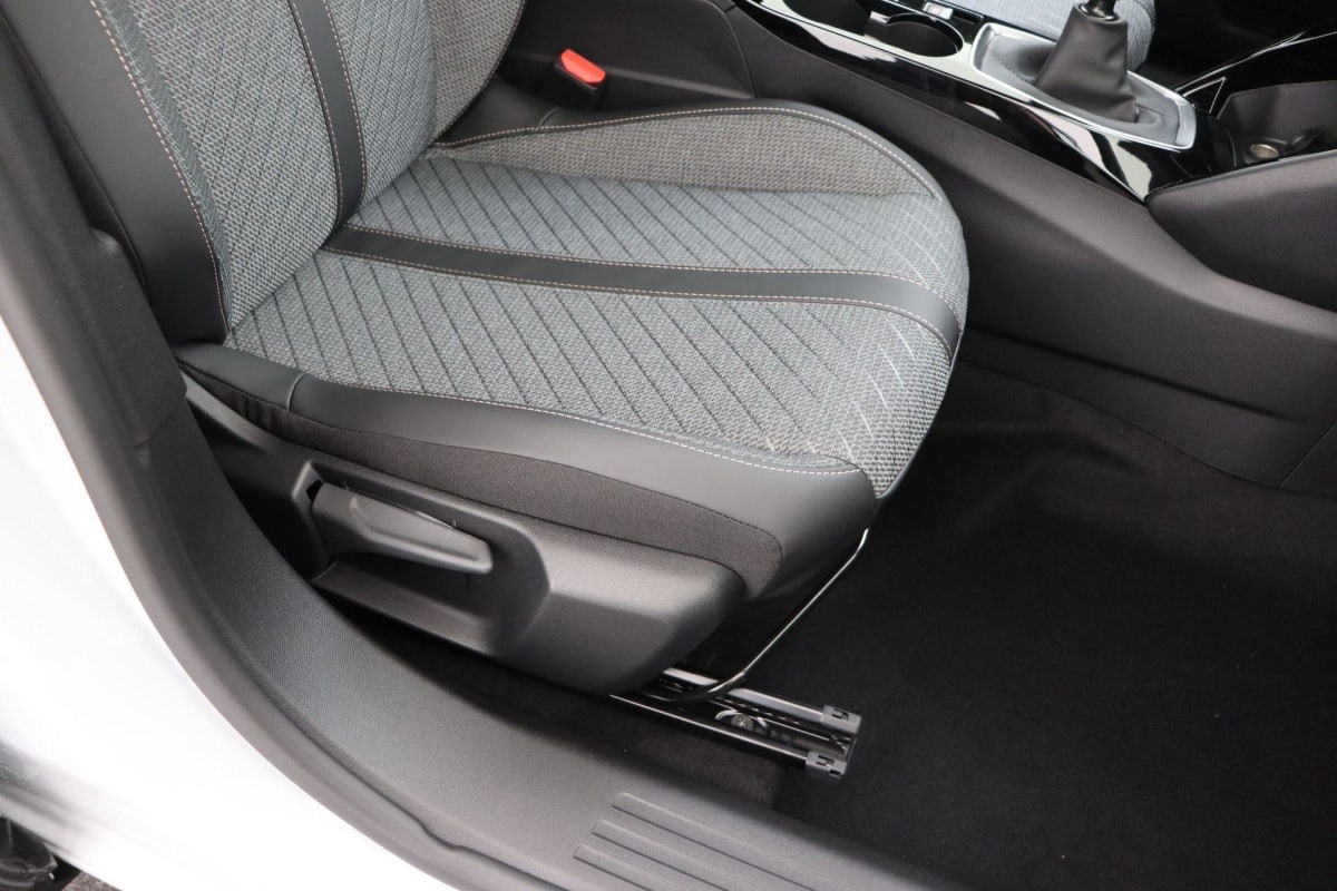 Peugeot 2008 - Image 17