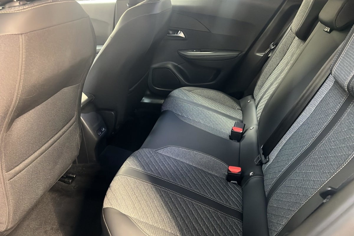 Peugeot 2008 - Image 10
