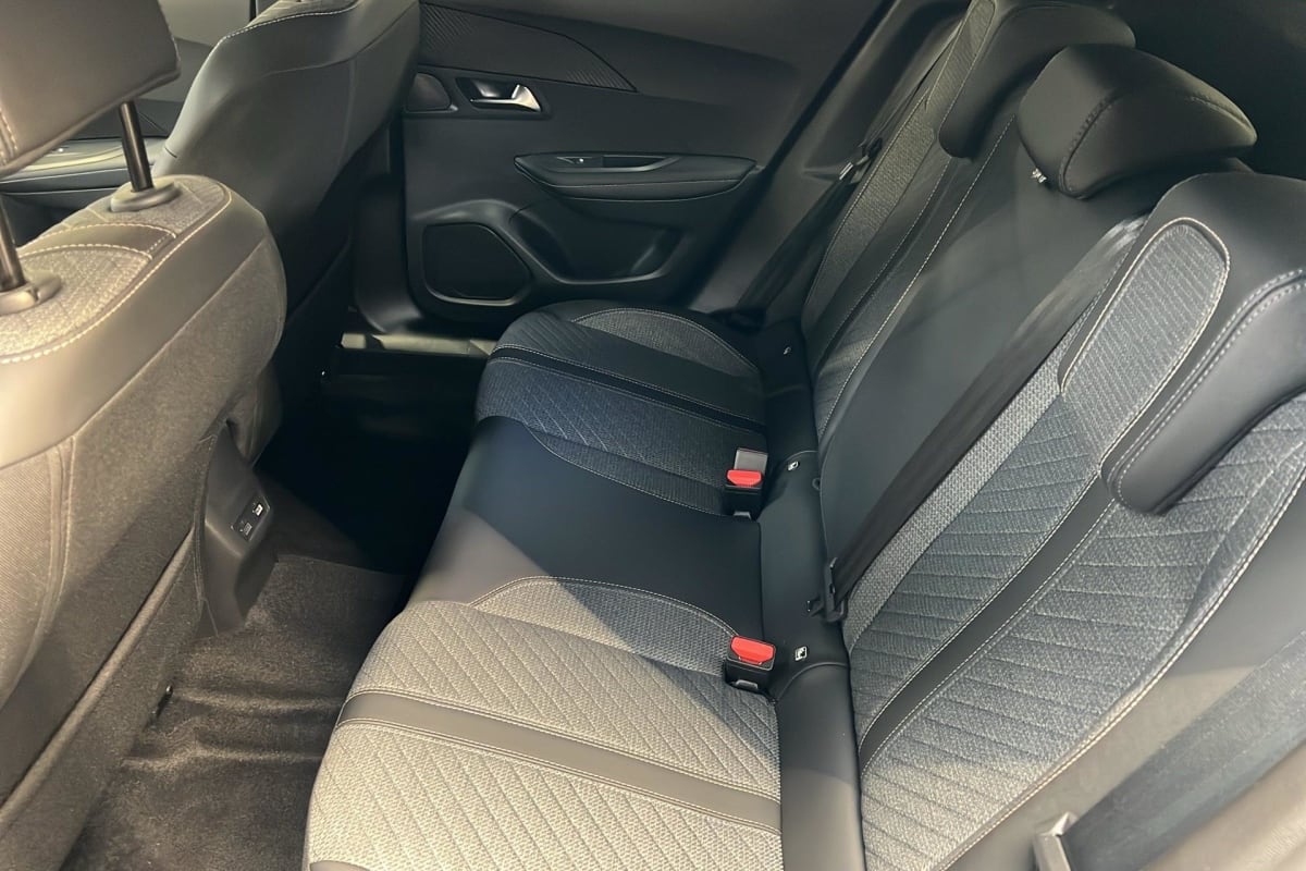 Peugeot 2008 - Image 10
