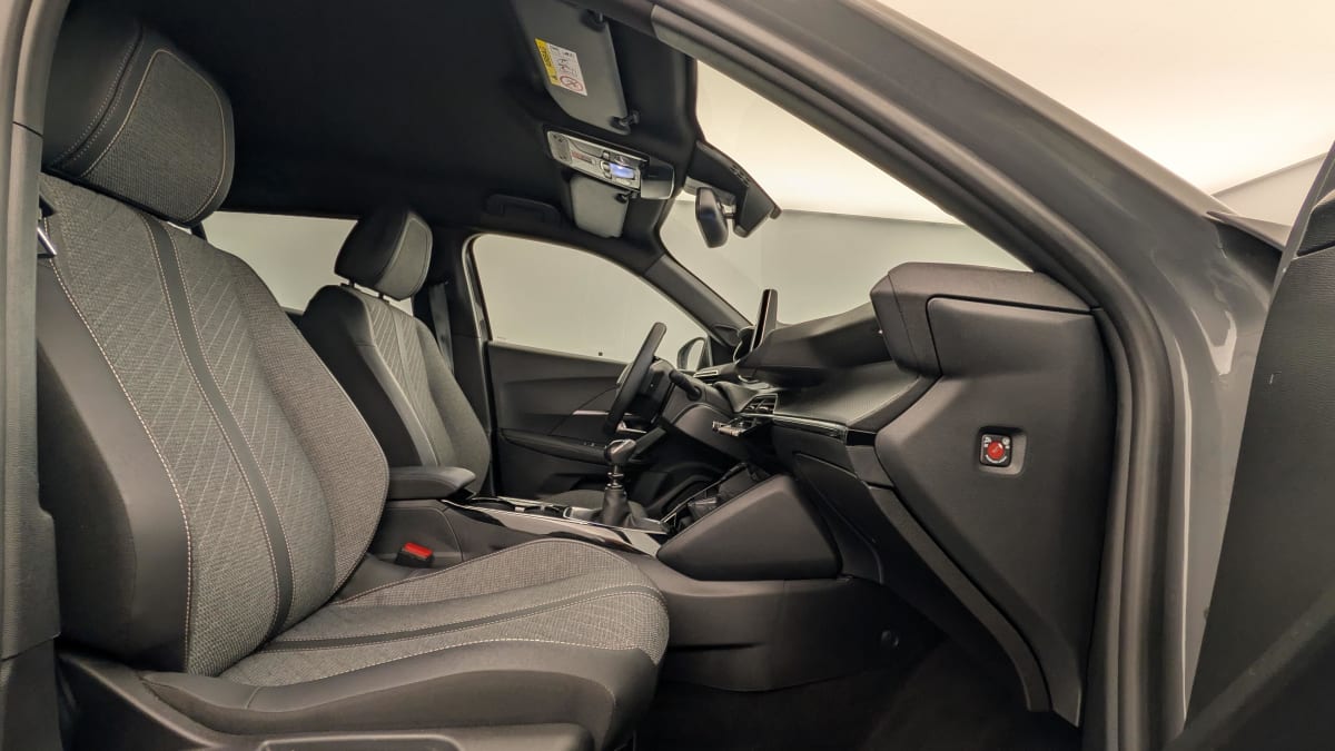 Peugeot 2008 - Image 9