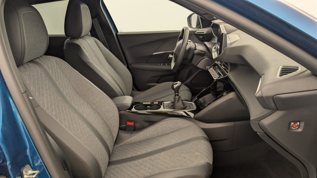 Peugeot 2008 - Image 9