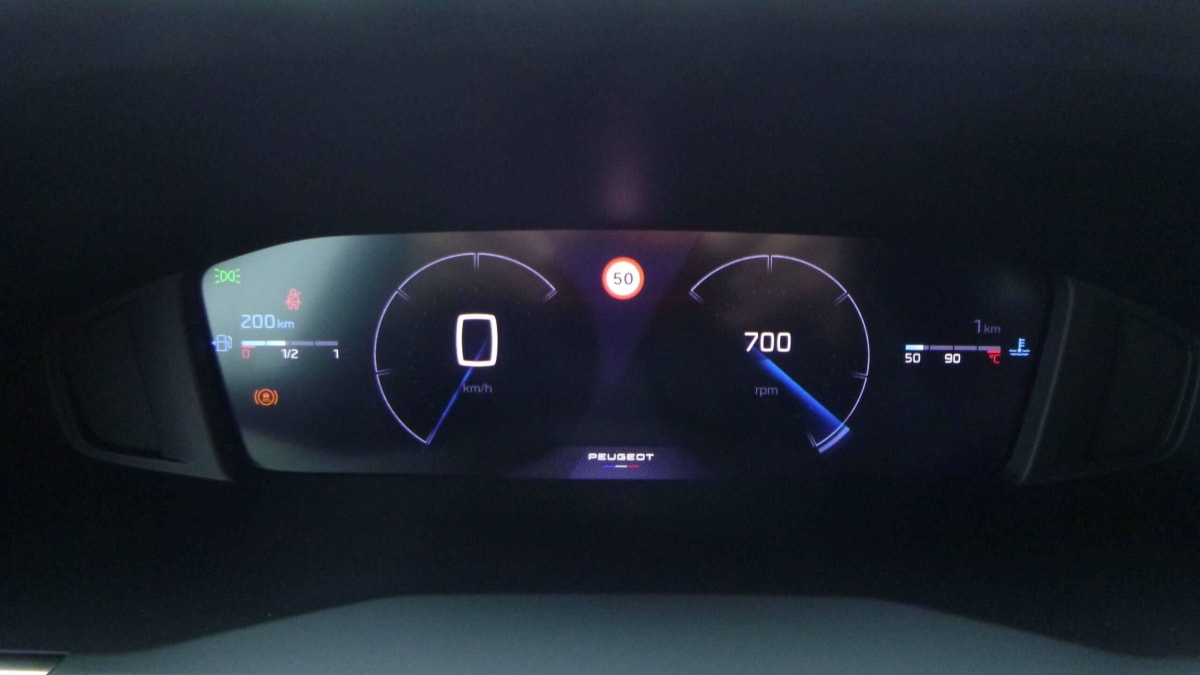 PEUGEOT 2008 PURETECH 100 ALLURE