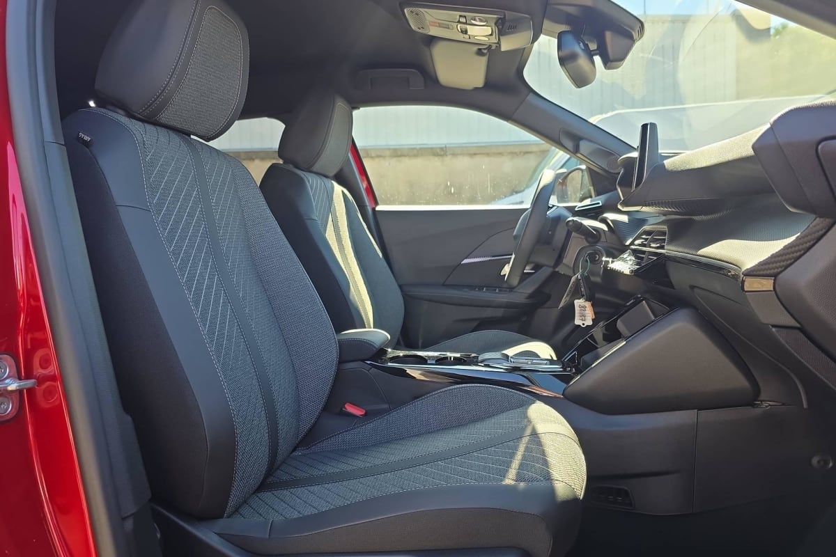 Peugeot 2008 - Image 9