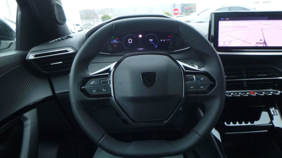 PEUGEOT 2008 PURETECH 100 ALLURE