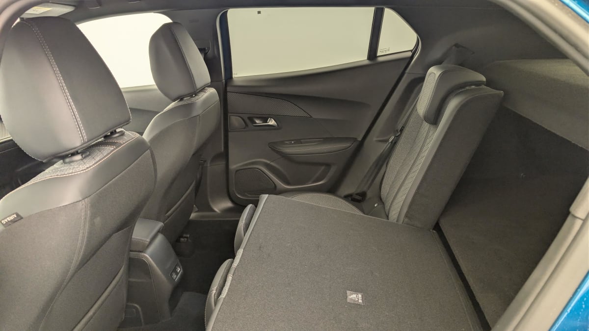 Peugeot 2008 - Image 12