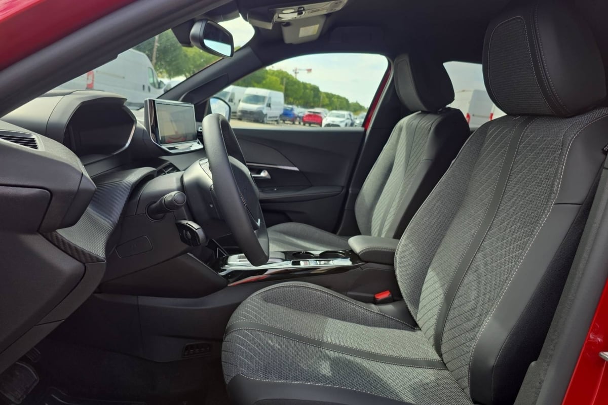 Peugeot 2008 - Image 25