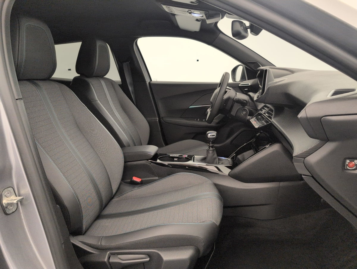Peugeot 2008 - Image 9