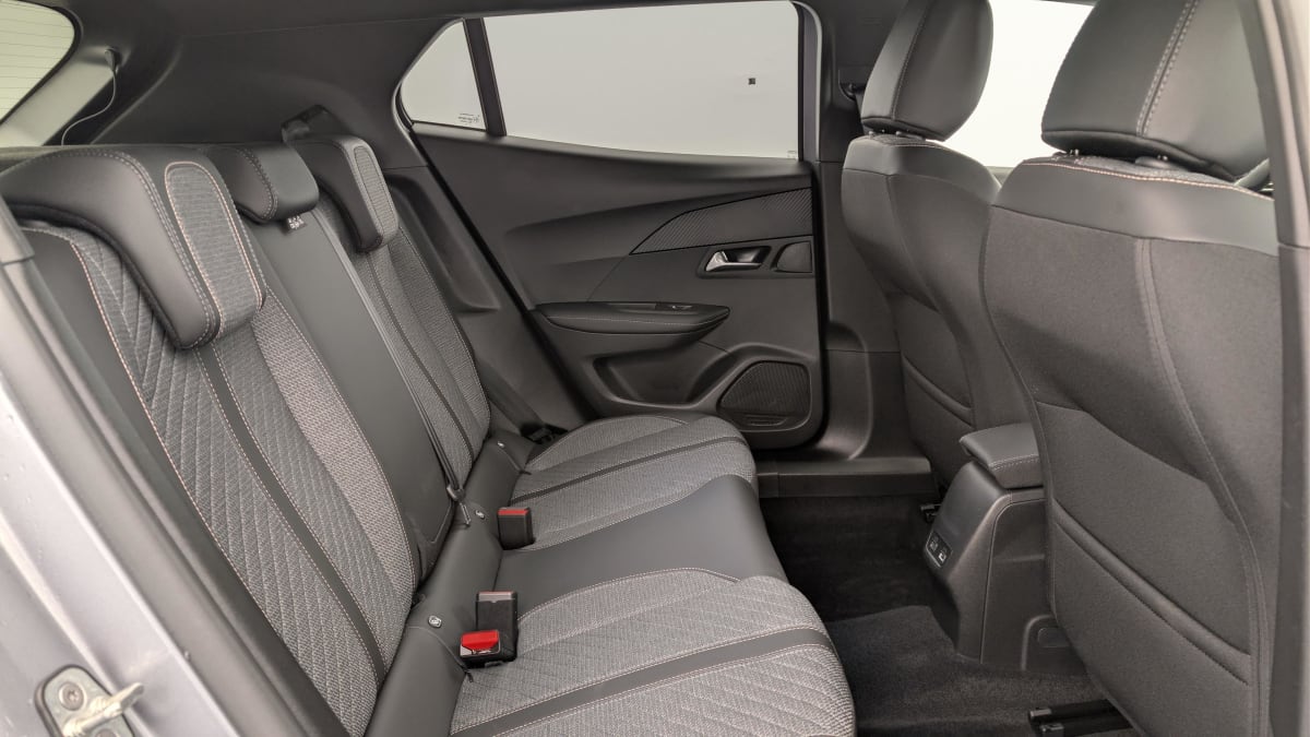 Peugeot 2008 - Image 10