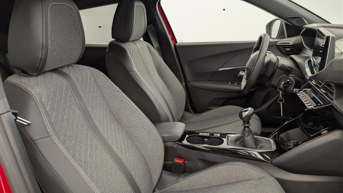 Peugeot 2008 - Image 9
