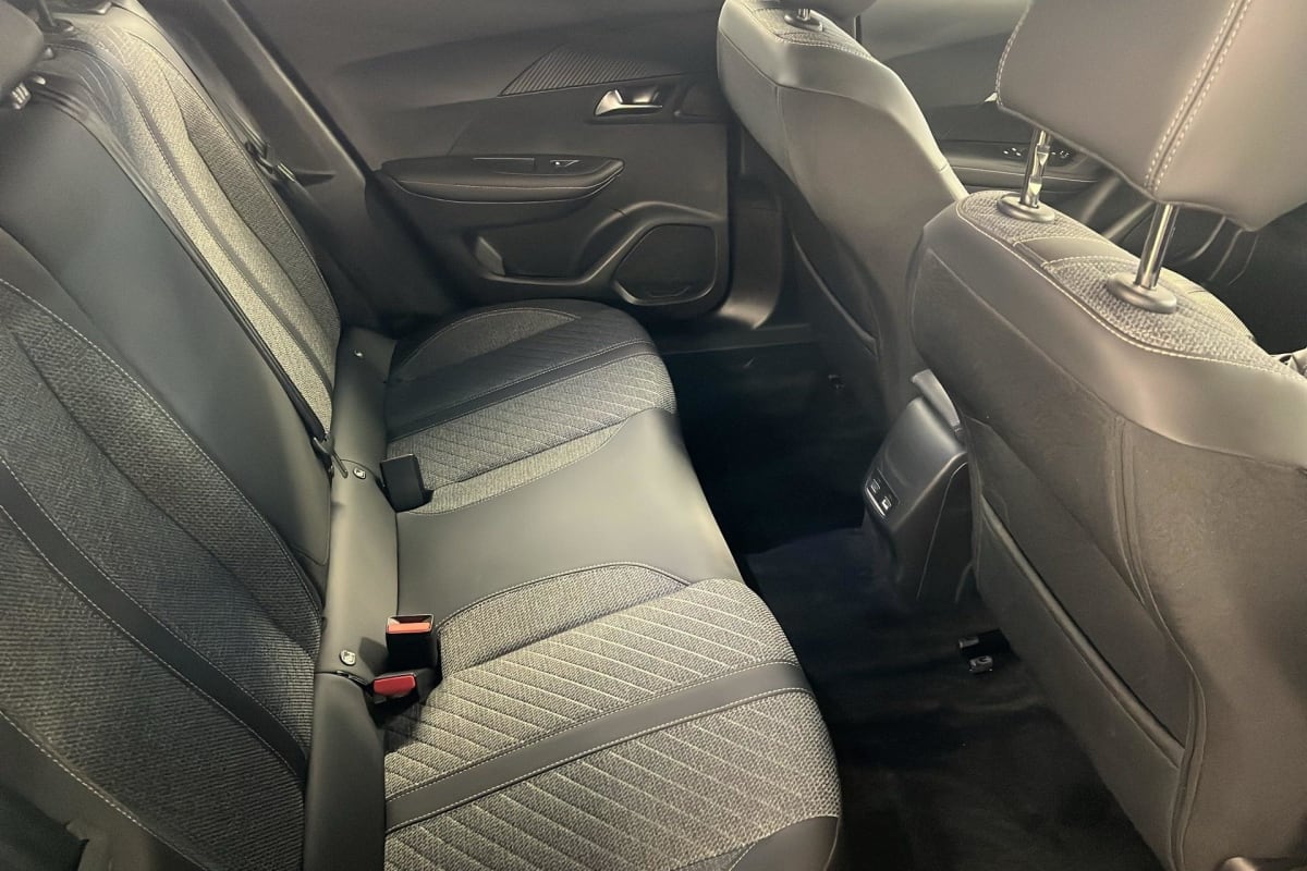 Peugeot 2008 - Image 10