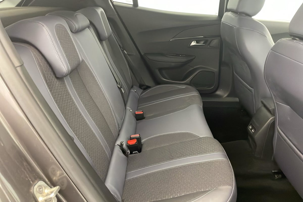 Peugeot 2008 BUSINESS - Image 10