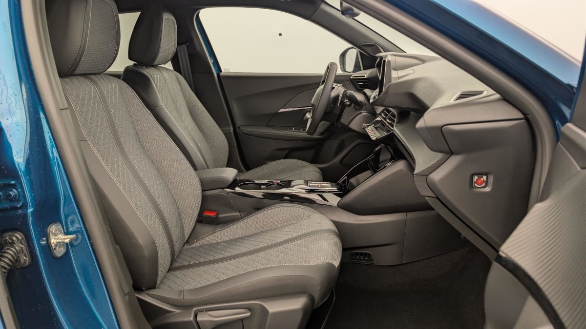 PEUGEOT 2008 HYBRID 136 E-DCS6 ALLURE