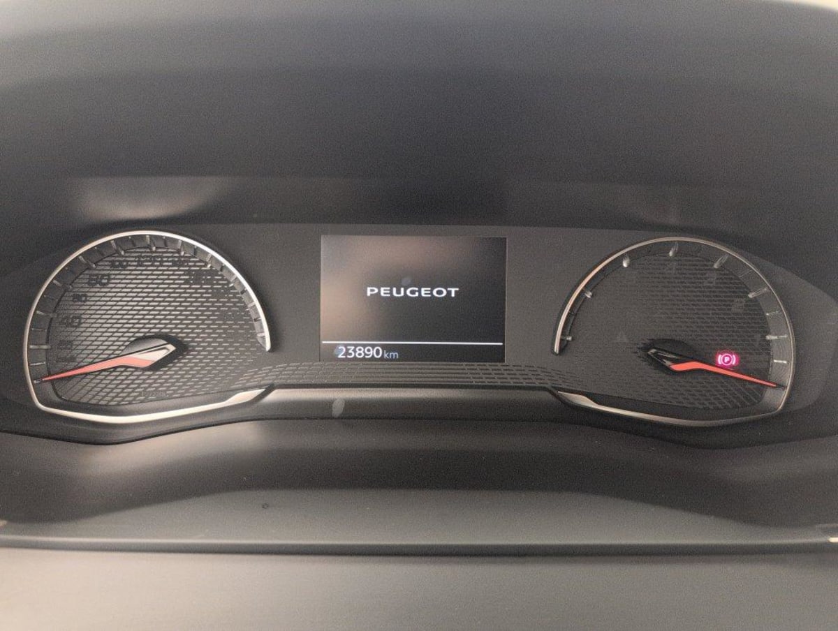 Peugeot 2008 - Image 25