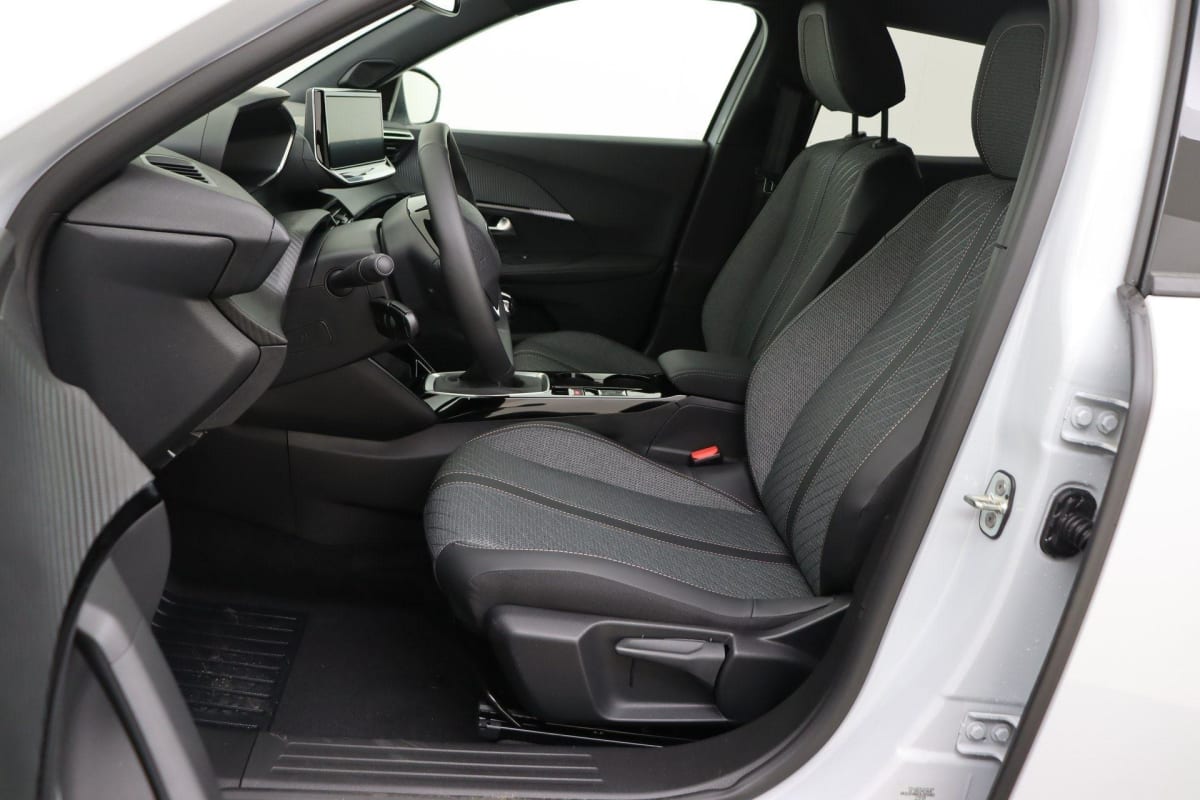 Peugeot 2008 - Image 13