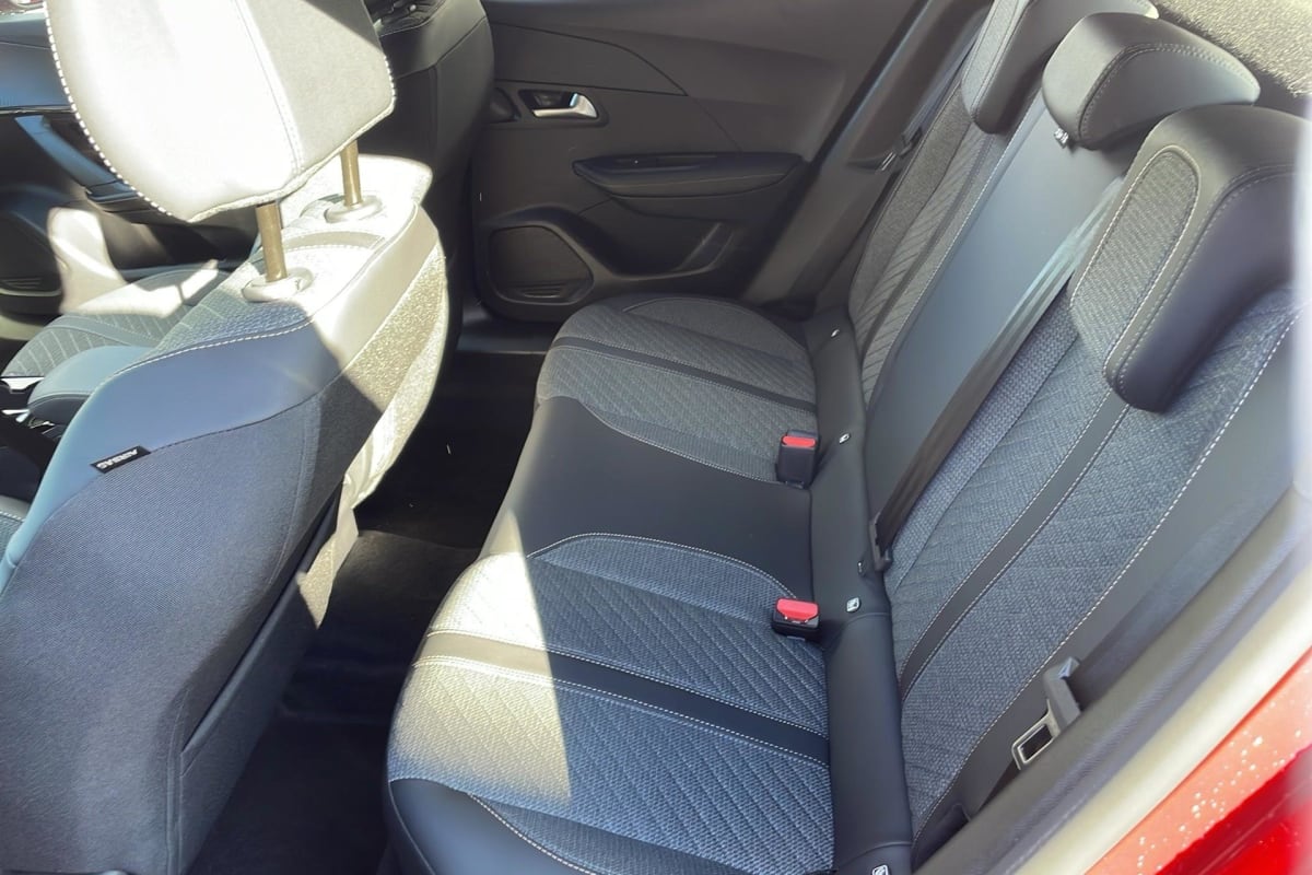 Peugeot 2008 - Image 10