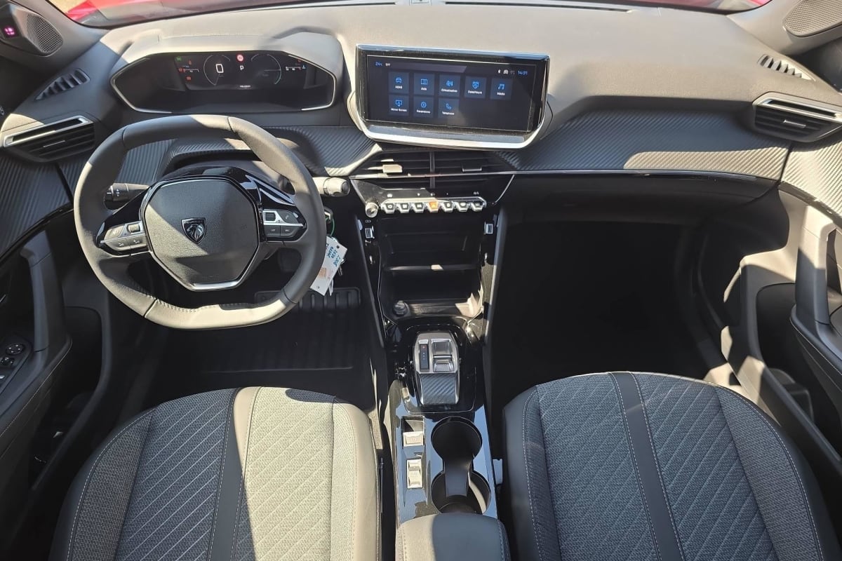 Peugeot 2008 - Image 12