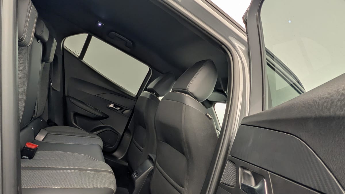 Peugeot 2008 - Image 10