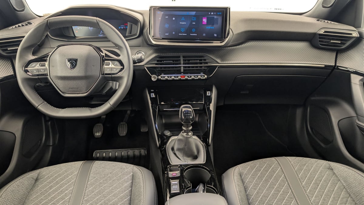 Peugeot 2008 - Image 13