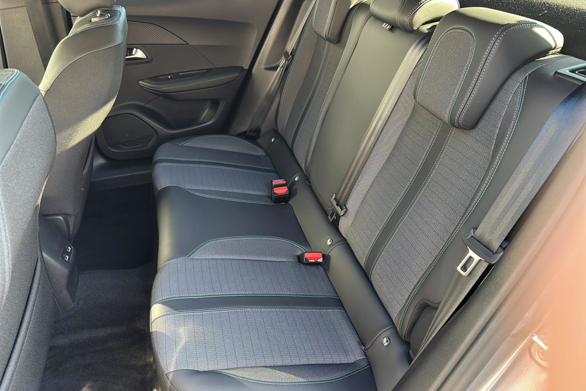 Peugeot 2008 - Image 10